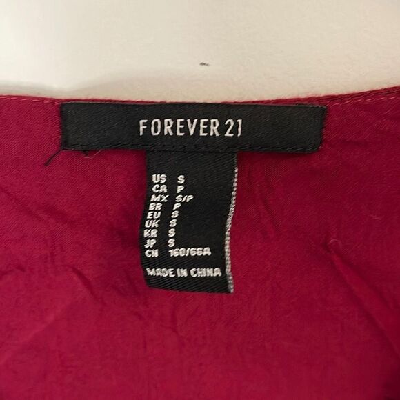 Forever 21 Women's V Neck Romper Jumpsuit Shorts 3/4 Sleeve Crochet Red Small - Picture 4 of 9